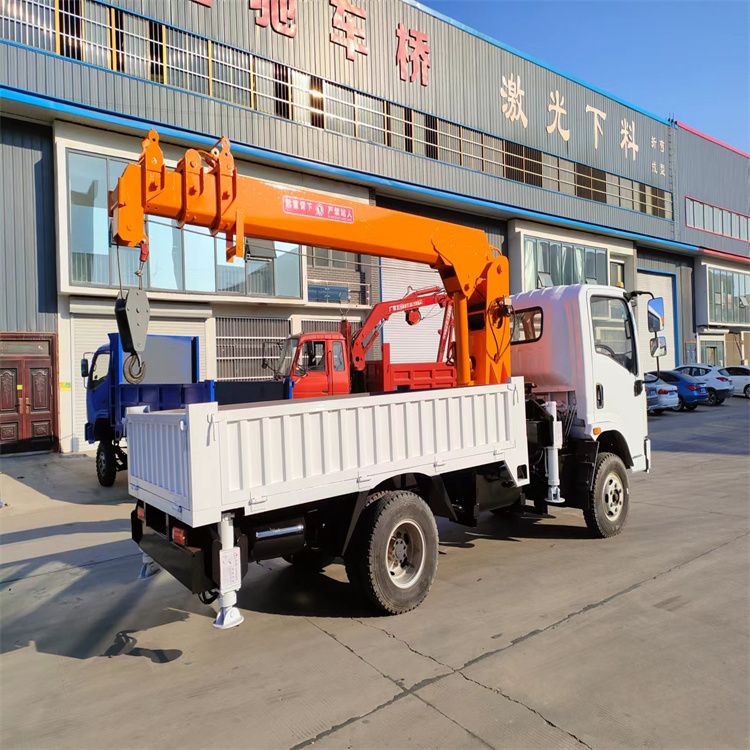 华蓥市三轮随车吊定制 农用改装机自备吊中瑞长期出售